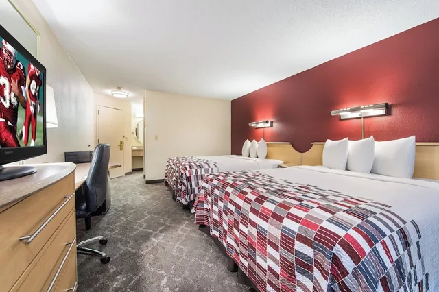 غرفة قياسية بسريرين كوين لغير المدخنين، Red Roof Inn Seattle Airport Seatac 4/10