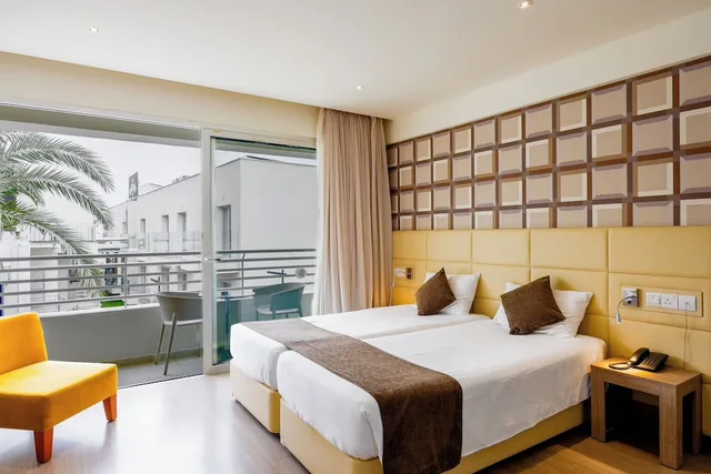 استوديو بسريرين منفصلين مع أريكة، Melpo Antia Hotel & Suites 4/10