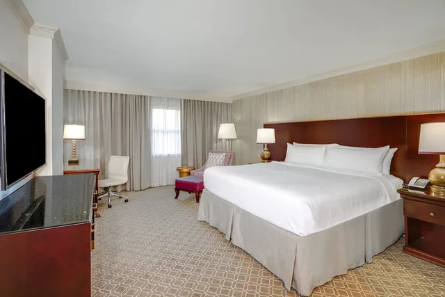 Astor, Tower, King Bed، Astor Crowne Plaza New Orleans French Quarter, An Ihg Hotel 3/10