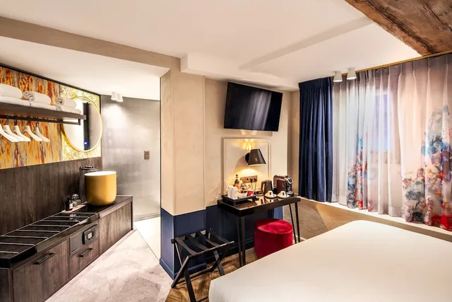 Economy, Triple, 1 Queen and 1 Single Bed, Mister Highland Hotel 3/4