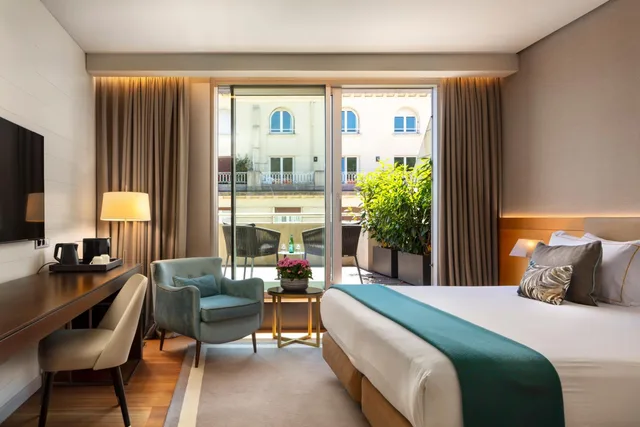 جناح جونيور بشرفة، The Artist Grand Hotel of Art 1/6