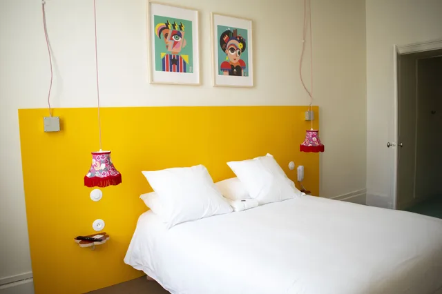 Arty, Queen Bed، Artyster Le Mans 1/8