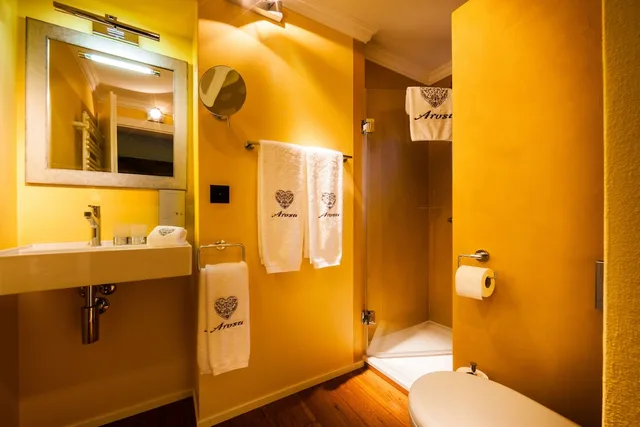 غرفة قياسية بسرير كوين، Home Hotel Arosa 4/5