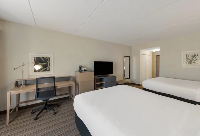 غرفة بسريرين كوين، Country Inn & Suites by Radisson, Findlay, OH 7/9