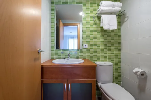 شاليه بأربعة أسرّة بشرفة بغرفتي نوم مع أريكة، Las Dunas Apartaments Oliva Nova Resort 5/5