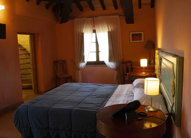 جناح بانورامي بسرير كوين، Castello di Baccaresca 6/10