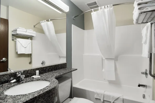 غرفة قياسية بسريرين كوين لذوي الإعاقة، Microtel Inn & Suites By Wyndham Waynesburg 10/10