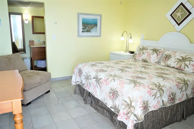 غرفة قياسية بسرير كينج بإطلالة على البحر، Glunz Ocean Beach Hotel and Resort 1/10