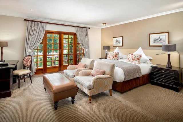 غرفة بسرير كينج بإطلالة على البحيرة مع أريكة، Irene Country Lodge, Autograph Collection 9/10
