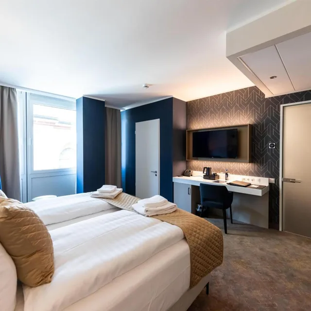 غرفة كبيرة بسرير مزدوج بإطلالة على المدينة، Best Western Premier Royal Blue - Adult Only 7/10