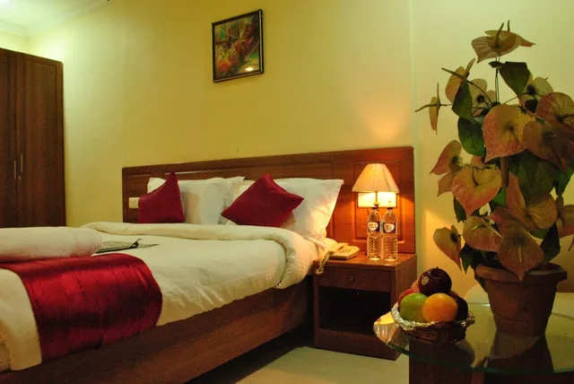 غرفة بريميوم بسرير كينج بإطلالة على المدينة، Hotel Sonas Trichy 2/2