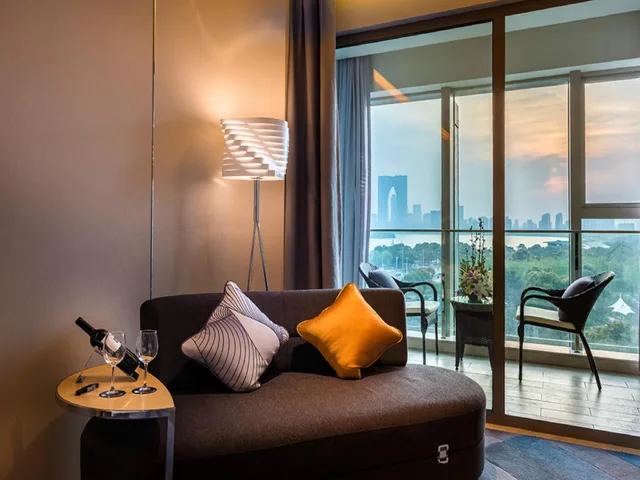 غرفة ديلوكس بسرير كينج بإطلالة على البحيرة، Novotel Suzhou Sip 5/10
