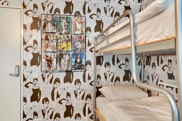 سكن مشترك مختلط بثمانية أسرّة وأسرّة بطابقين، Dutchies Hostel 1/1