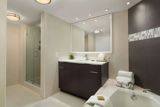 شقة سكنية بسرير كينج بغرفة نوم واحدة بمطبخ، Doubletree By Hilton Grand Hotel Biscayne Bay 2/2