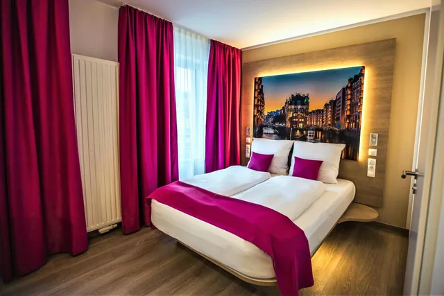 غرفة بسرير مزدوج بحمام خاص، Hotel Luckys Inn Gmbh 5/10