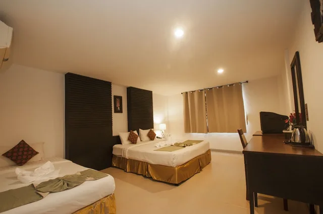 غرفة ديلوكس عائلية بسرير كينج وسرير فردي، Patong Sino House 8/10
