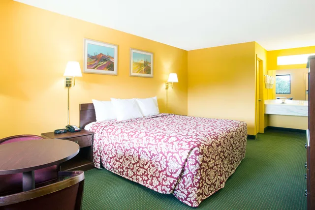 غرفة بسرير مزدوج، Days Inn By Wyndham Camilla 2/2