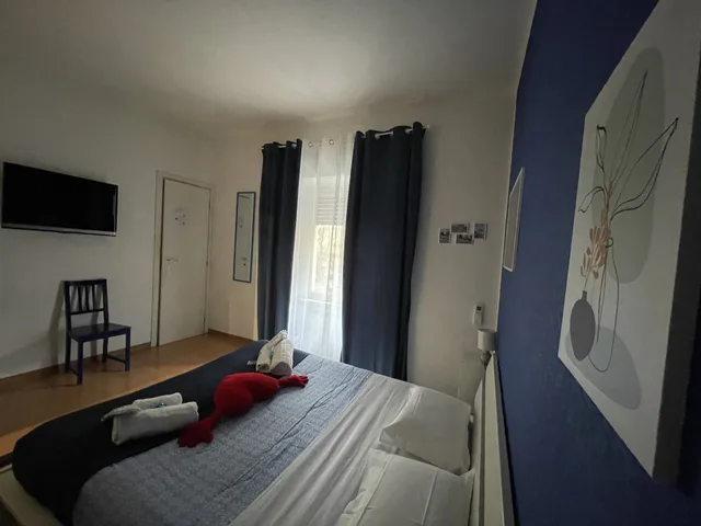 Blue, Queen Bed، Trasteveredreamsuites 4/10