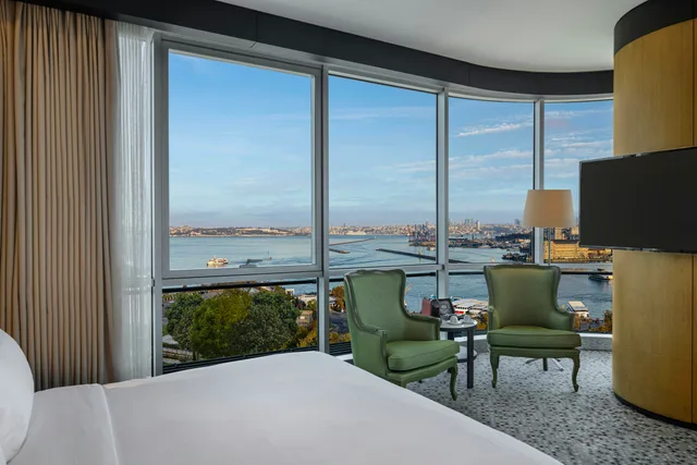 غرفة ركنية بسرير كينج بإطلالة على البحر، Doubletree By Hilton Hotel Istanbul - Moda 3/9