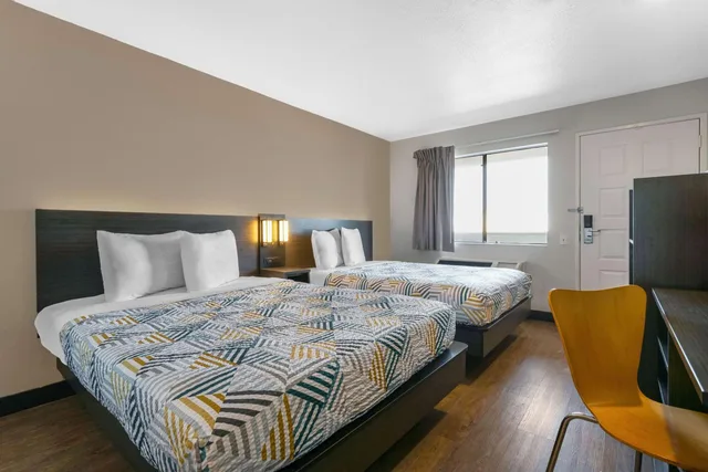 غرفة بسريرين كوين، Motel6 Merced, CA - North 8/10