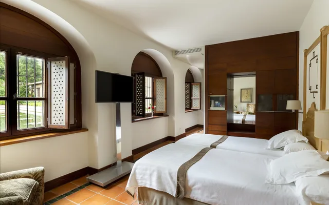 غرفة قياسية بثلاثة أسرّة، Parador De Granada 2/10