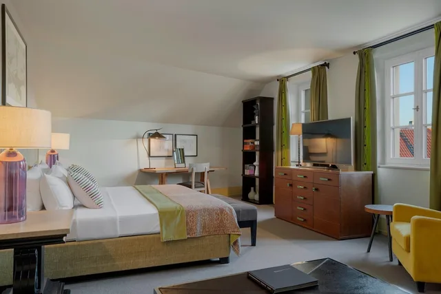 جناح جونيور بسرير كينج بإطلالة على المدينة، Augustine Hotel Prague 3/4