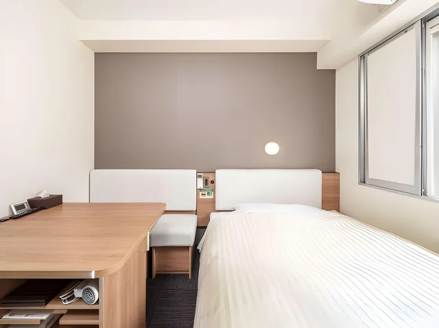 غرفة بسرير مزدوج بحوض استحمام في المبنى الرئيسي، Super Hotel Yamaguchi Yuda Hot Springs 1/1