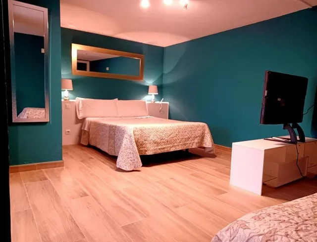 Comfort, Double Bed, C&H Aravaca Garden 1/2