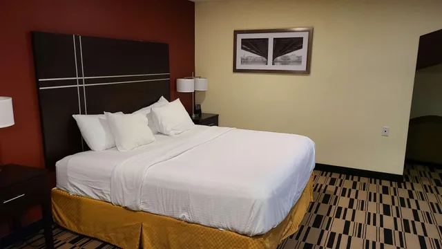 Suite, King Bed, Best Western Shippensburg Hotel 2/10