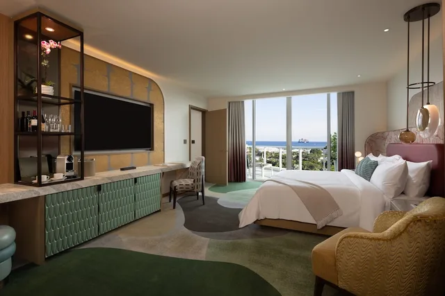 Suite, King Bed, Resort View, Sofa, Pier Sixty Six Hotel And Marina 1/2