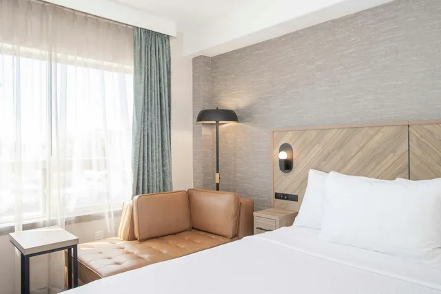 غرفة قياسية بسريرين كوين، Sandman Hotel & Suites Regina 2/5