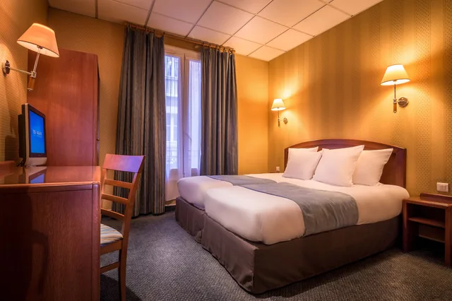 غرفة سوبيريور بسريرين منفصلين، HOTEL CHARLEMAGNE 2/6