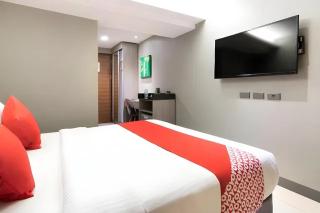 Standard, Queen Bed, Solace Hotel 4/7
