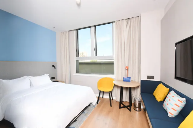 Standard, King Bed, City View, Holiday Inn Express Tianjin Binhai an IHG Hotel 1/4