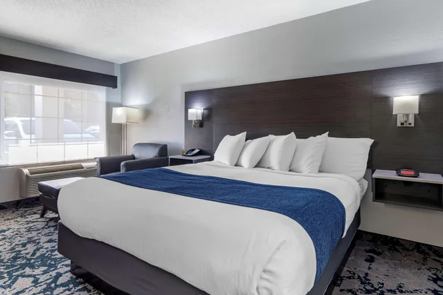 غرفة بسرير كوين، Best Western Allatoona Inn and Suites 4/7