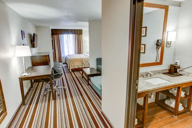 غرفة قياسية بسرير كينج، Comfort Inn & Suites Triadelphia - Wheeling 7/7