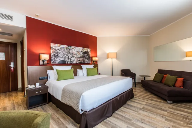 غرفة سوبيريور بسرير مزدوج، Leonardo Hotel Barcelona Gran Via 1/2