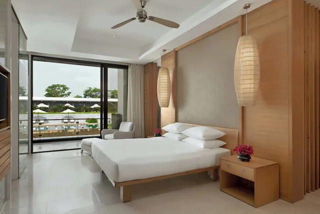 Regency, Suite, King Bed, Hyatt Regency Danang Resort And Spa 3/7