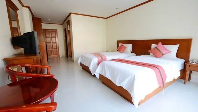 غرفة قياسية بسرير مزدوج بإطلالة على المسبح، Phu View Talay Resort 3/4