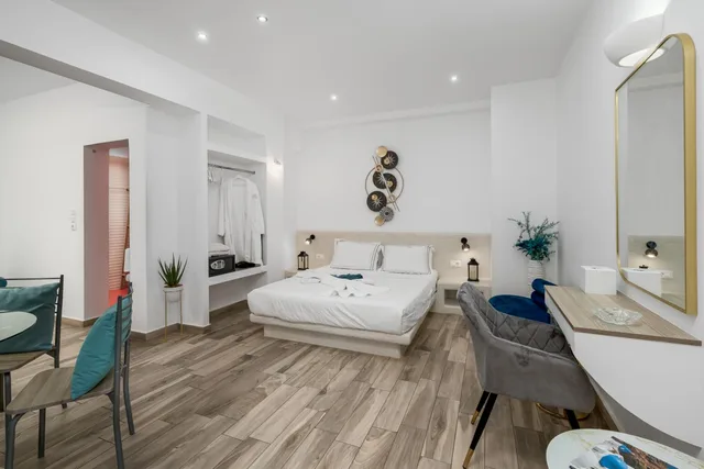 Senior, Suite, Outdoor Jetted Tub, Oasis Hotel Fira 1/1
