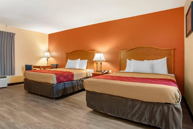 غرفة بسريرين كوين، Econo Lodge Inn & Suites Evergreen 1/4