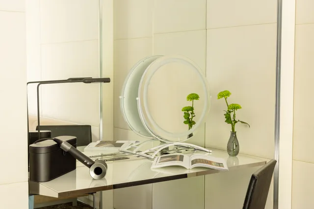 2 Bedrooms, Me, Superior, City View، Me London Hotel 3/5