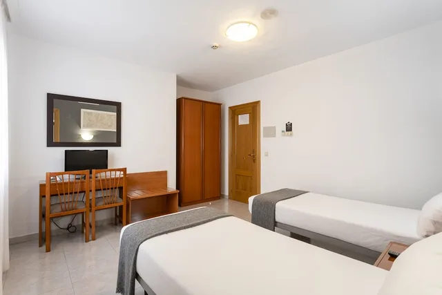 Room, Double Bed, Hotel Maria de Molina 4/7
