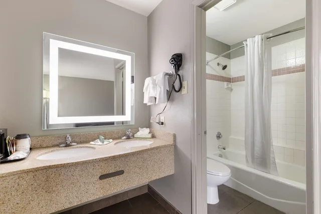 غرفة بزنس كبيرة بسرير كينج، Best Western Near Lackland Afb/Seaworld 6/6