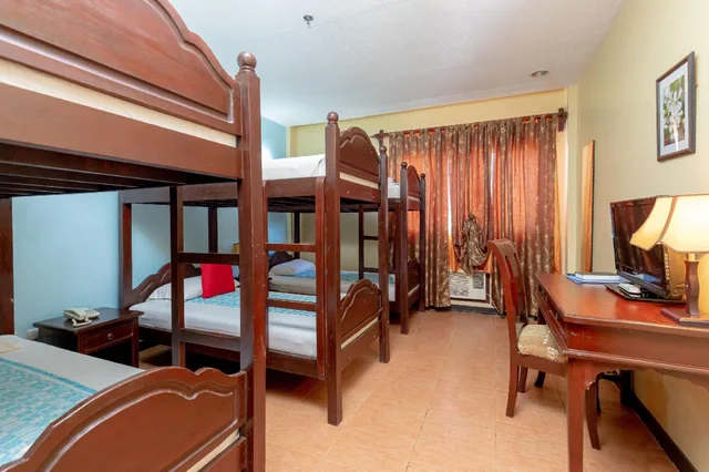 سكن مشترك مختلط بأسرّة بطابقين، Ovemar Resort Hotel 1/1