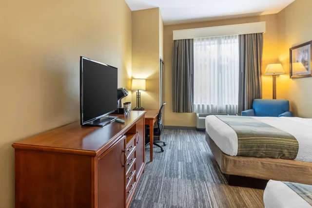غرفة رباعية بسرير كوين لذوي الإعاقة، Best Western Plus University Park Inn & Suites 3/4