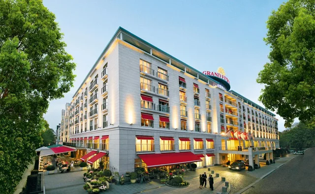جناح غراند، Grand Elysee 1/1