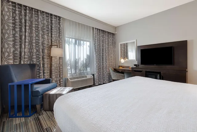 غرفة قياسية بسرير كينج، Hampton Inn And Suites Tulare 1/8