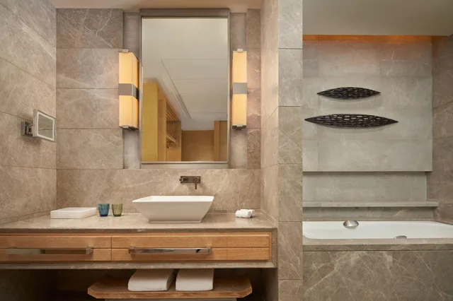 Premier, Twin Beds, River View, The Westin Chongqing Liberation Square 5/6