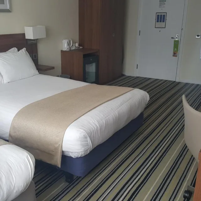 غرفة بسريرين منفصلين لذوي الإعاقة، Holiday Inn Derby Nottingham M1 J25 2/10